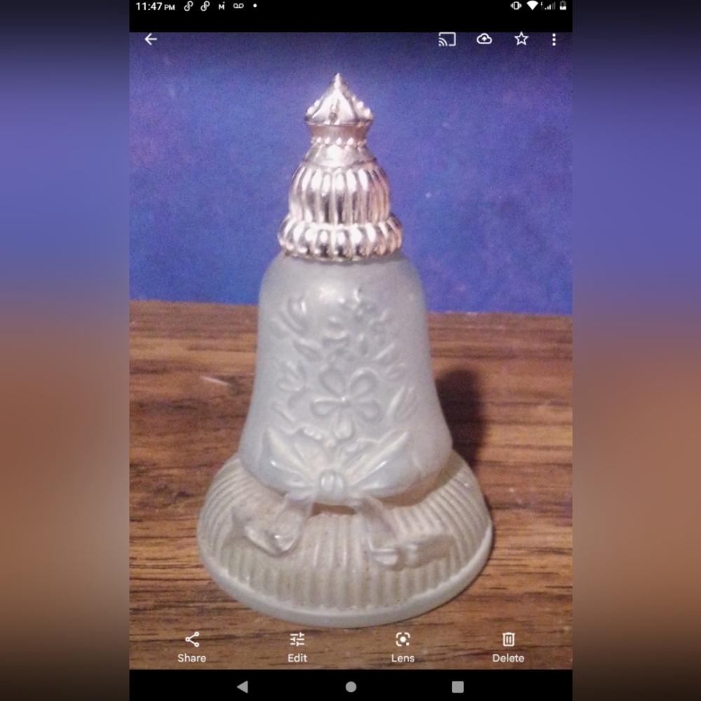 !Vintage 1978 Avon Joyous Bell Charismas Cologne 1 Oz Glass Bottle 1978
